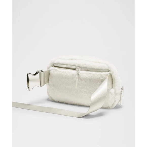 Lululemon‎ Everywhere Belt Bag 1L Fleece White Bone /Silver Color main image 5
